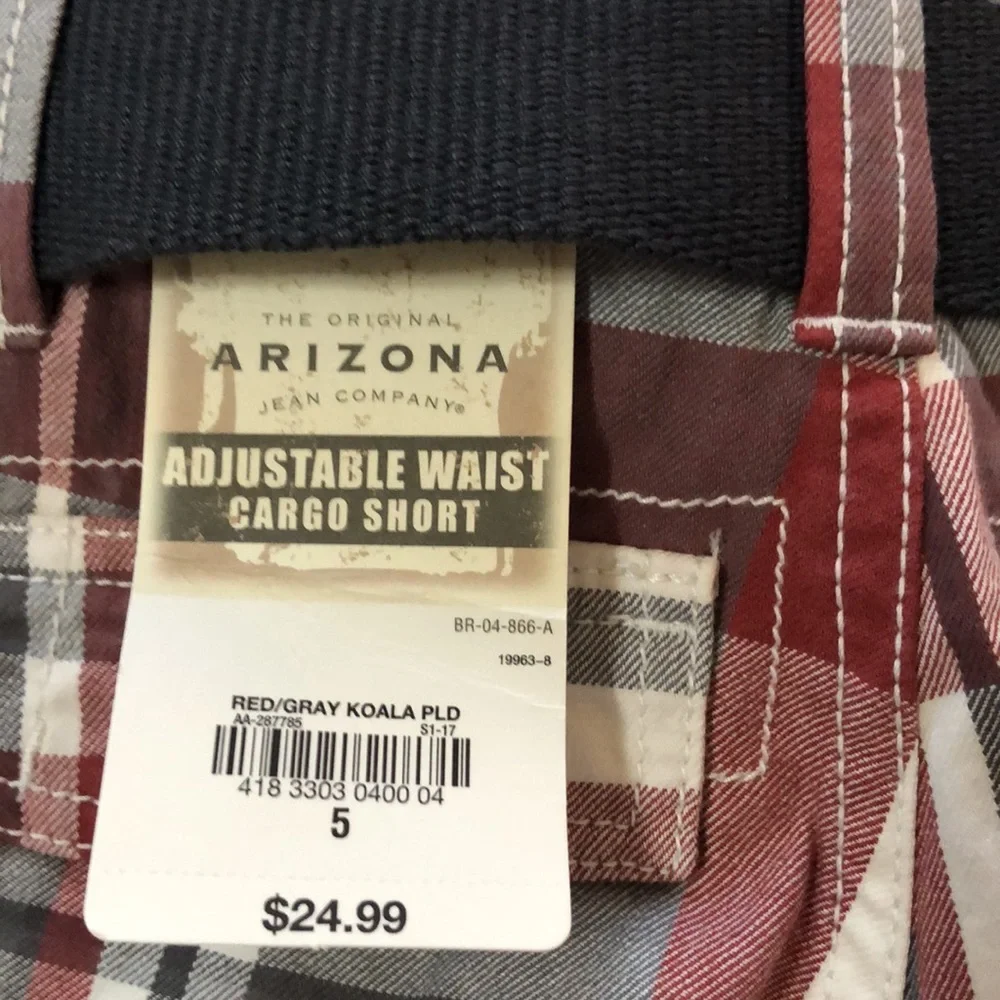 Arizona youth adjustable waist cargo shorts, NWT.  Size 5.